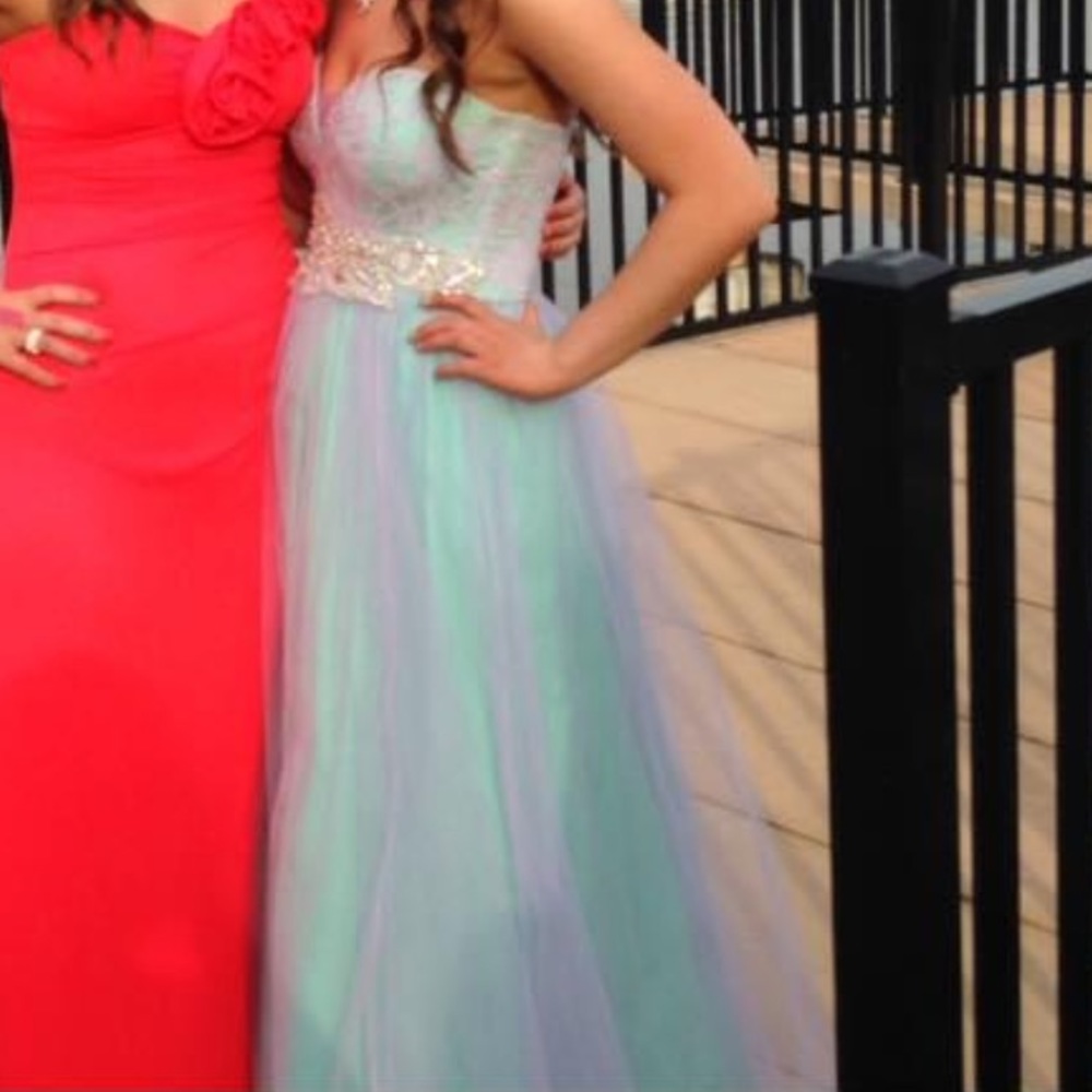 Tulle and Lace Strapless Prom Dress